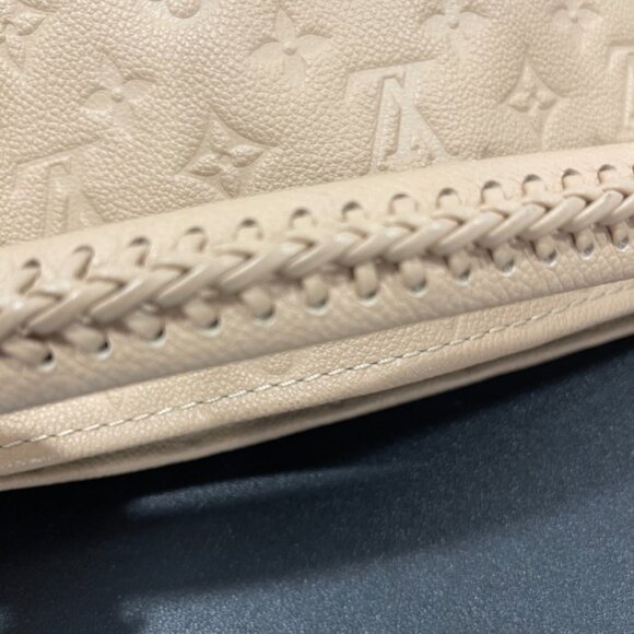 Louis Vuitton Artsy MM  in Monogram Empreinte Leather (JB1133) - Picture 9 of 12
